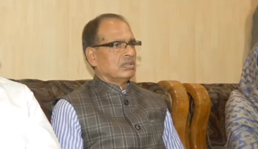 सीधी बस दुर्घटना में सीएम की बड़ी कार्रवाई: रोड डेवलपमेंट कार्पोरेशन के डीएम, एजीएम, मैनेजर सहित आरटीओ सस्पेंड 